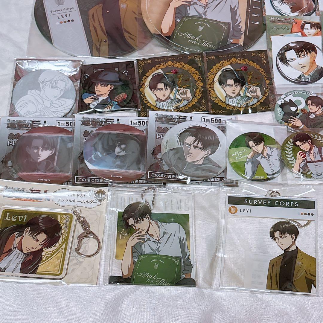 進撃の巨人　リヴァイ　缶バッジ　アクリルキーホルダー　まとめ売り　39点セット