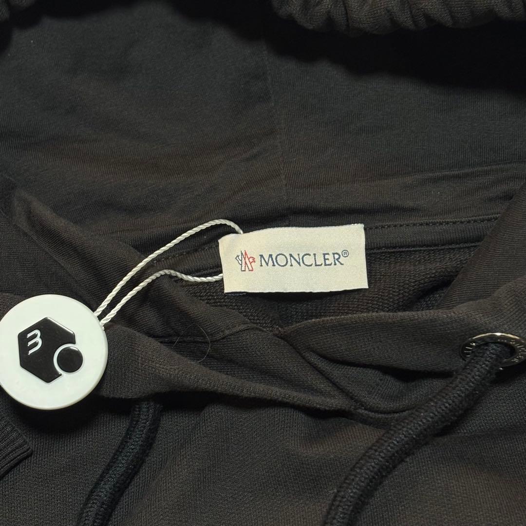 【鑑定済】モンクレール　パーカー　ブラック　Lサイズ