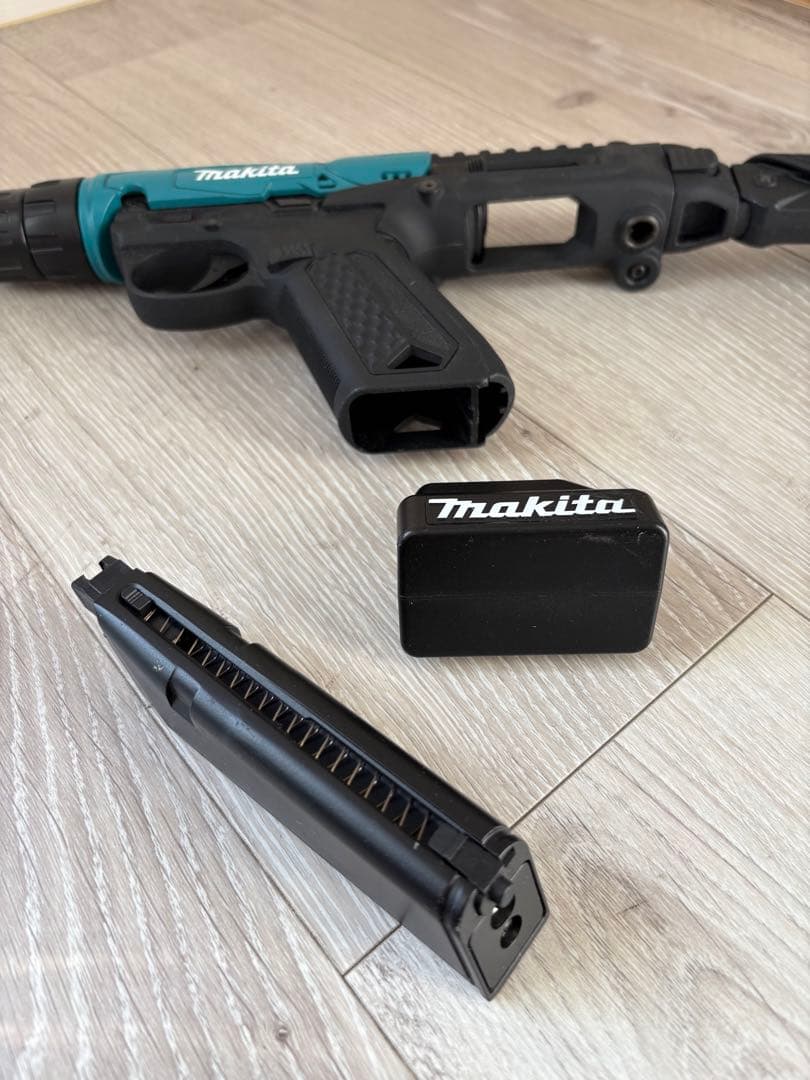 ガスガン アクションアーミー ガスブローバックドリルガン マキタ電動