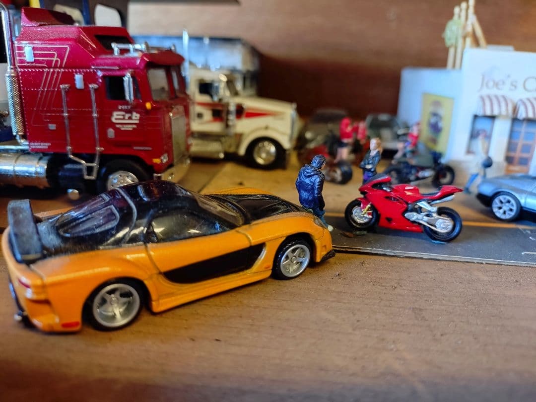 ワイスピ・ハンRX-7とジゼルのミニカー