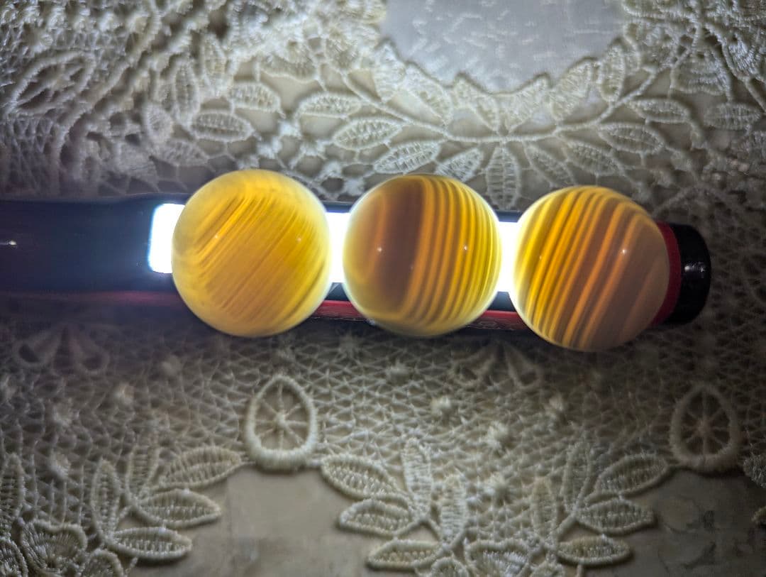 本格囲碁セット　基盤　蛤碁石　那智黒石　脚/へそ　桐のケース付き