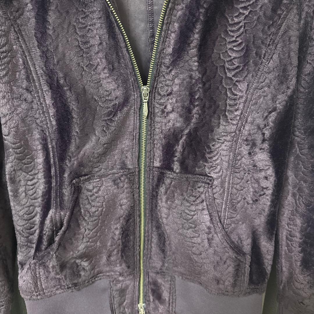 トルネードマート　デフォルメパイソンエンボスパーカー