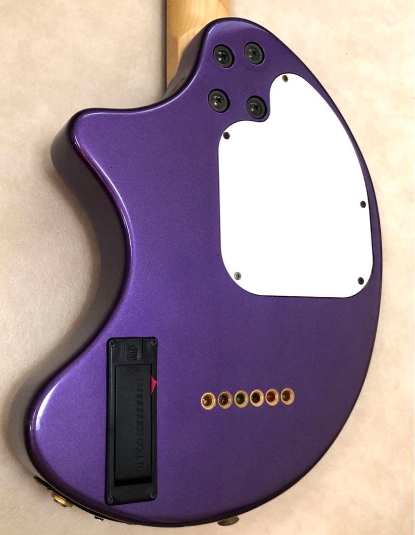 【美品】ZO-3C MP アンプ内蔵ギター ディストーションSW付 専用ケース付