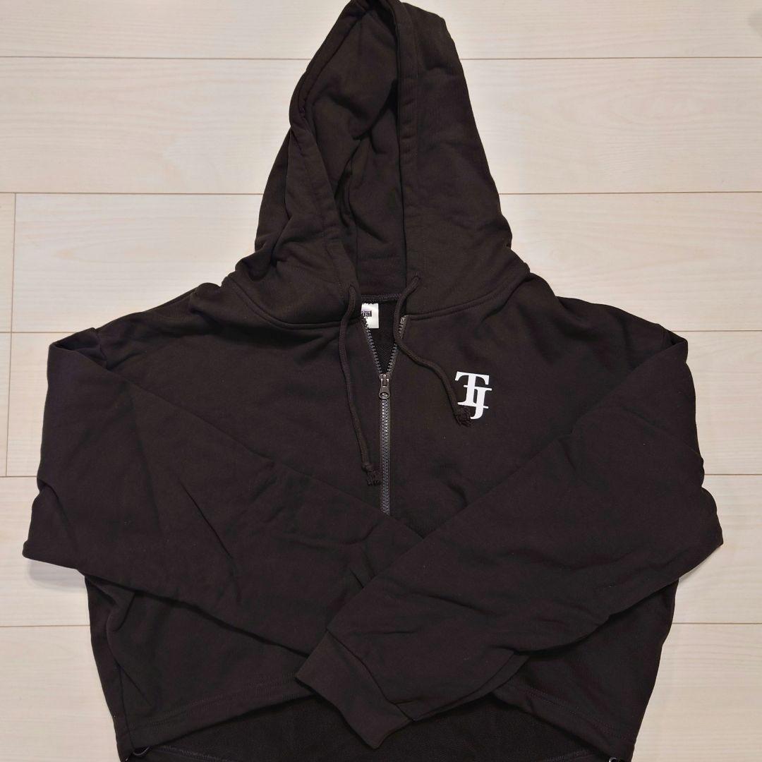 トラジャ TravisJapan 2025 VIIsual パーカー - メルカリ