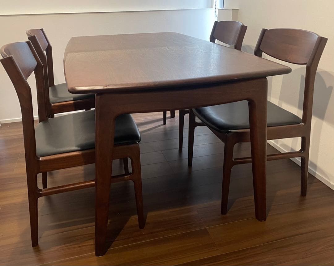 【送料込み】ブラウン木製ダイニングテーブル　※椅子は別途出品