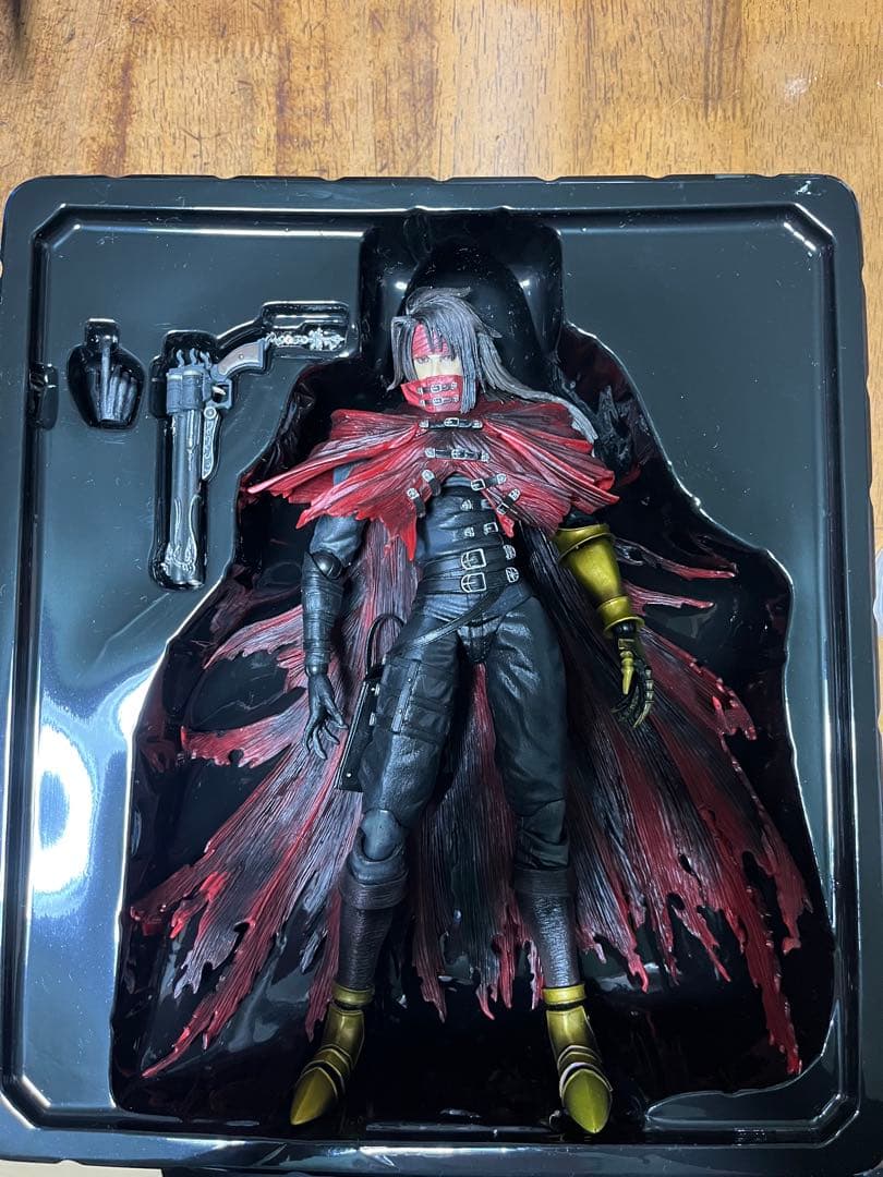 PLAY ARTS改　FINAL FANTASY VII ADVENT