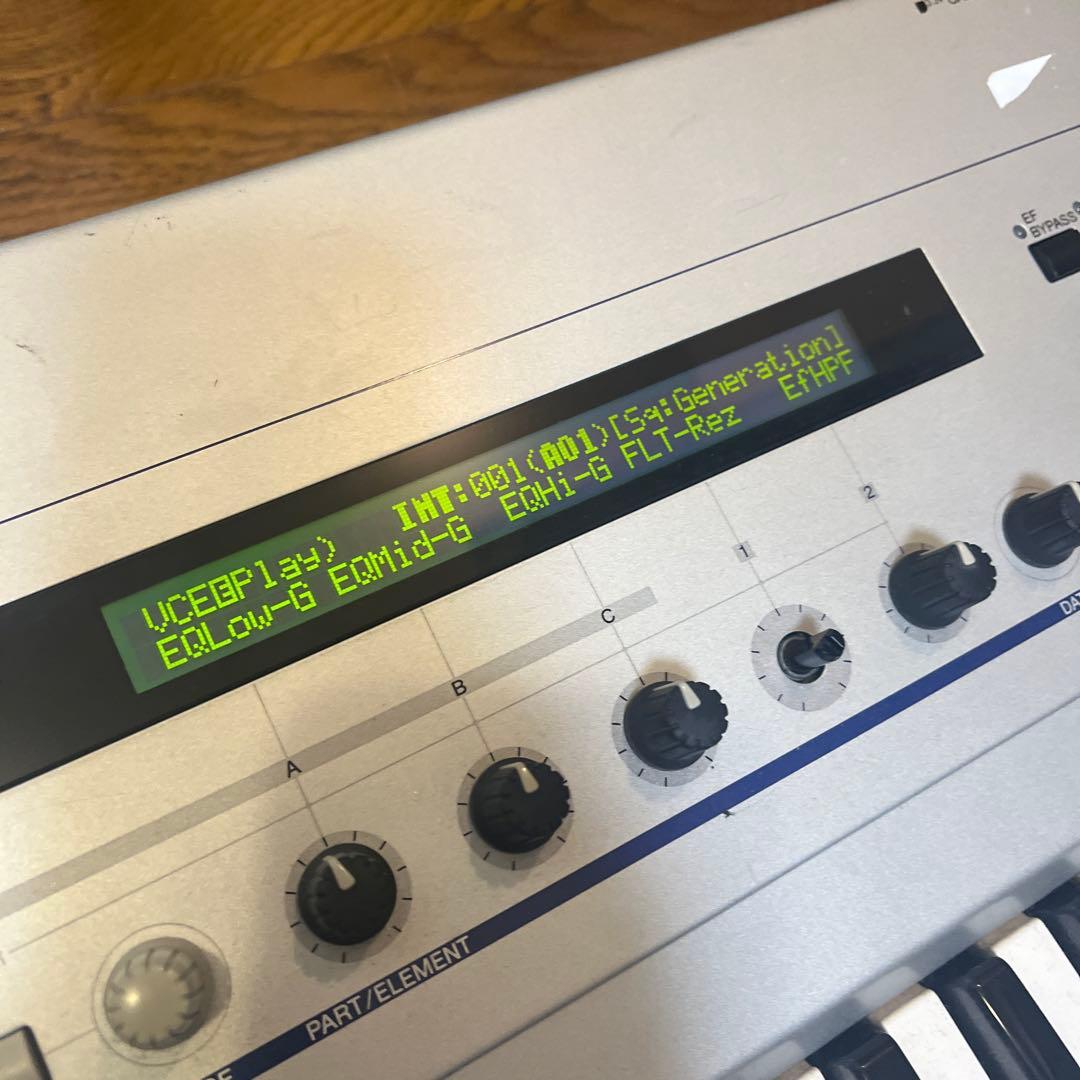 YAMAHA CS6X シンセサイザー 61鍵 中古ジャンクにて