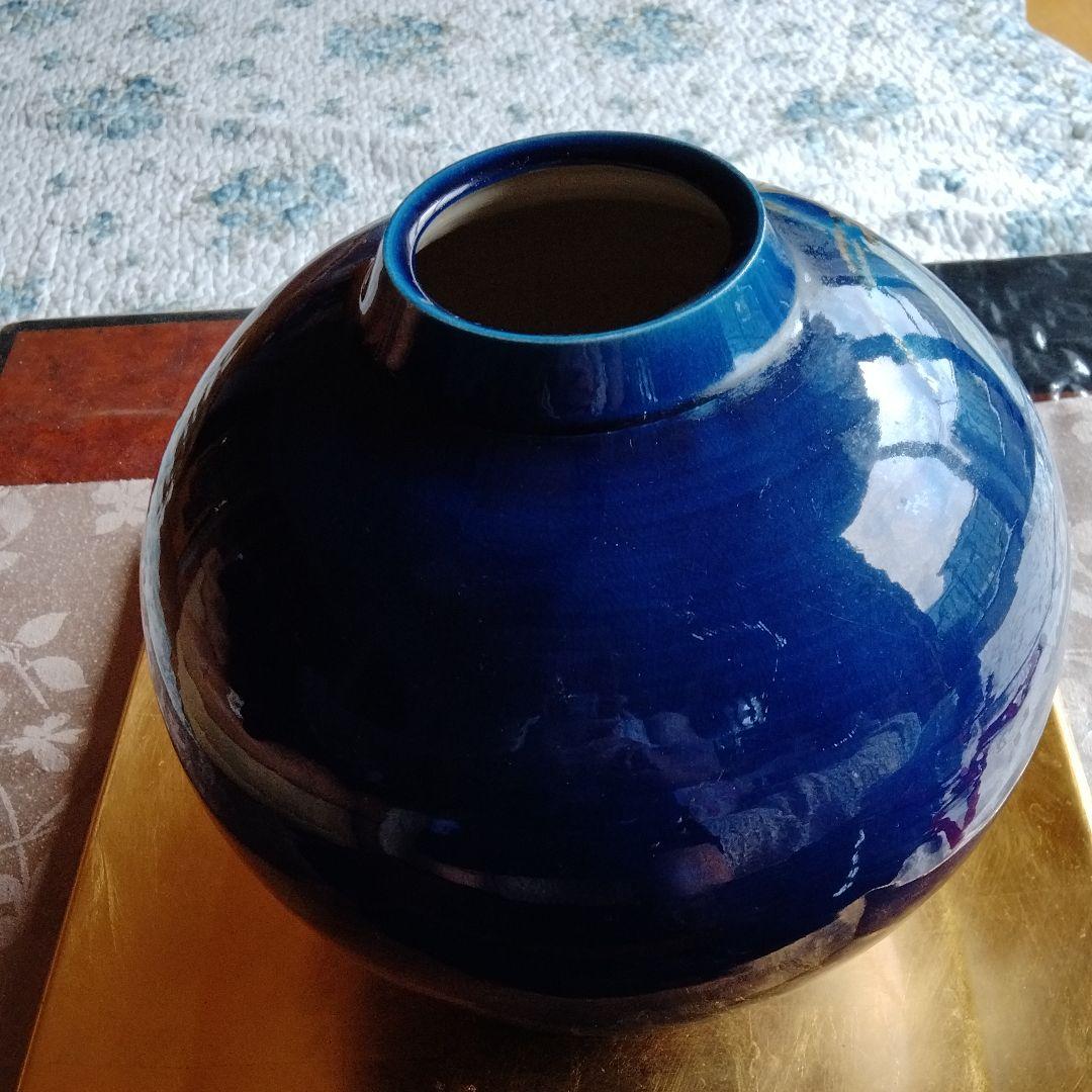 百合の花柄花瓶