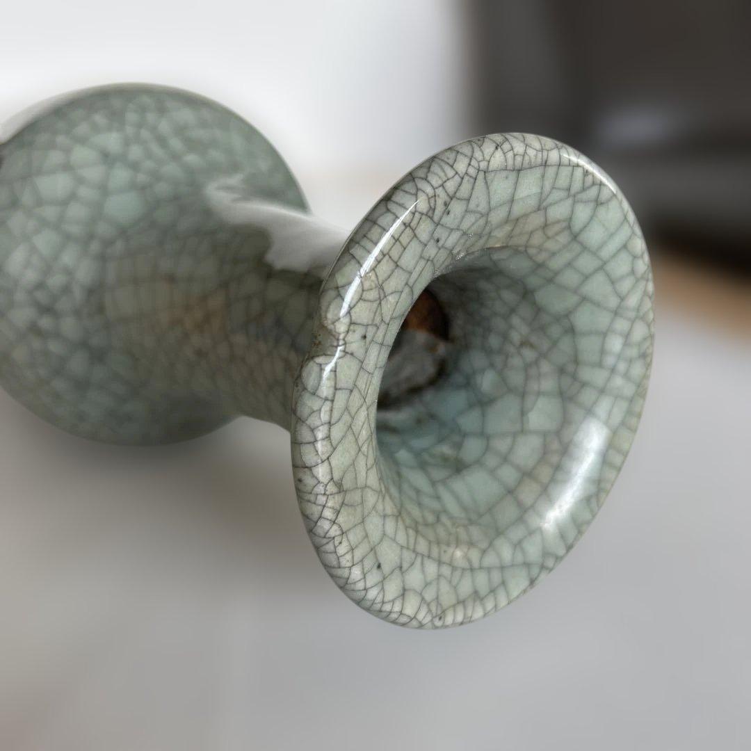 青磁　推定500年前 宋の時代「氷裂」 という青緑色のひび割れ釉薬の花瓶