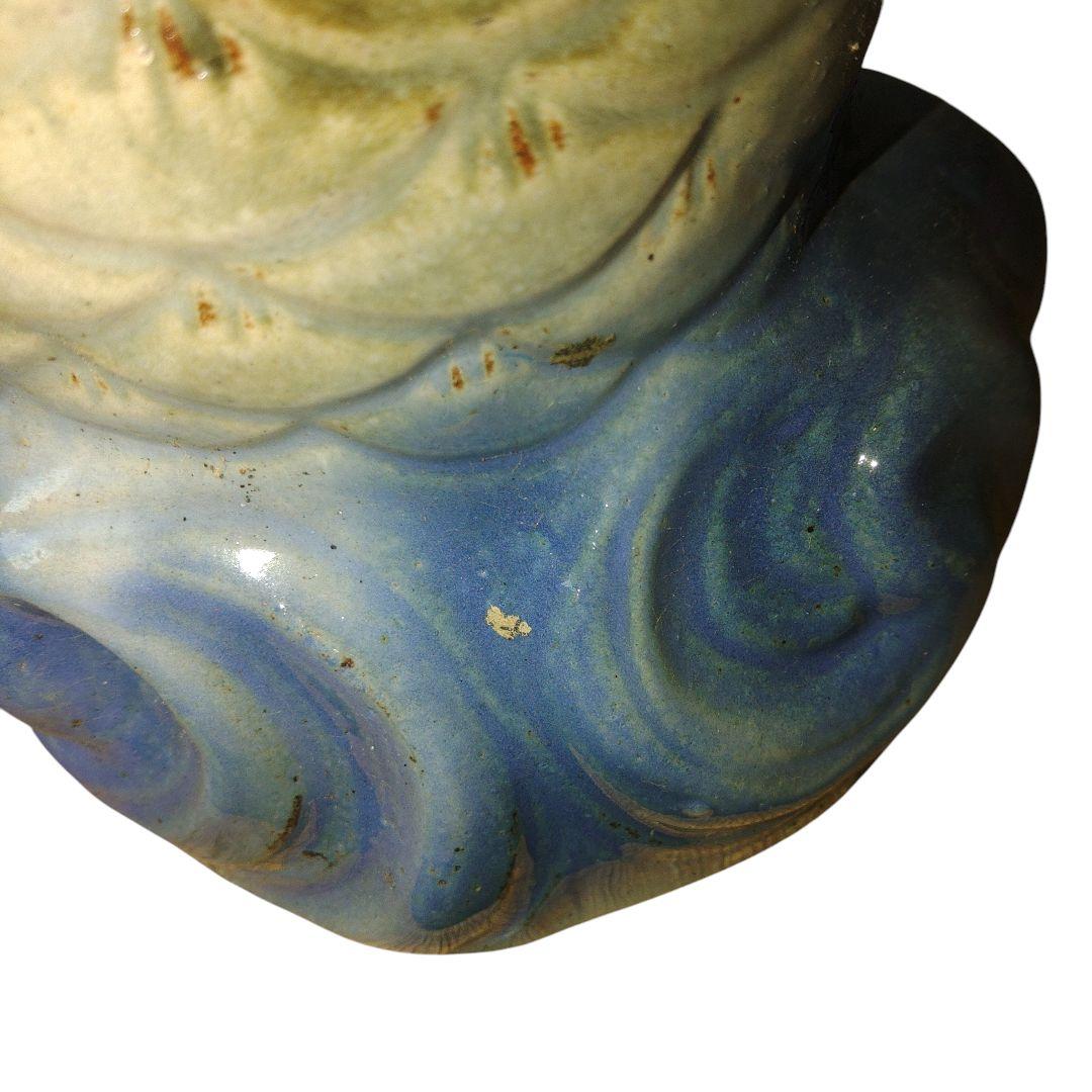 水面に跳び跳ねる鯉 置物 陶器製