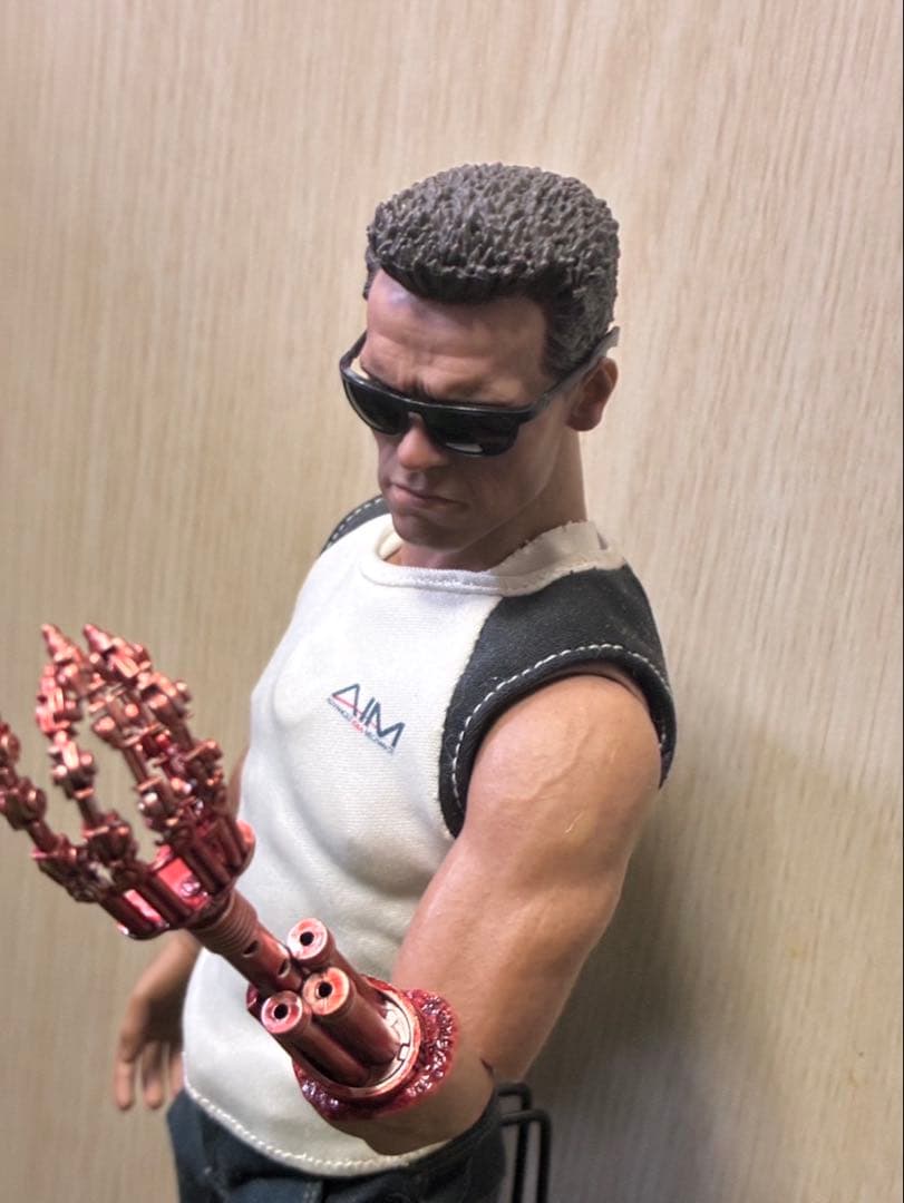 2025/12/1までkenta ホットトイズ ターミネーター t800