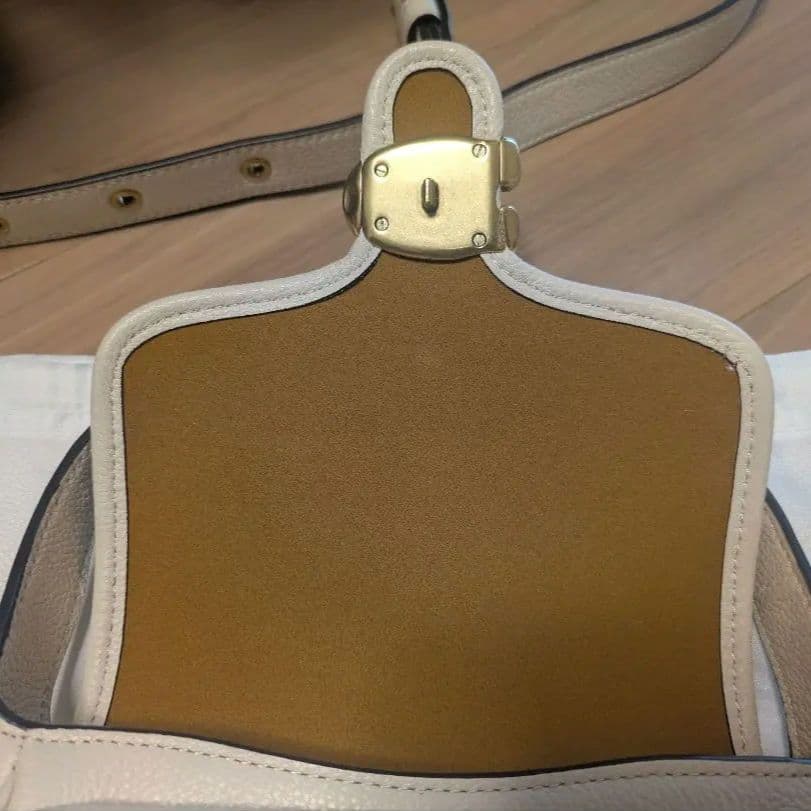 【週末限】COACH TABBY MESSENGER19 ホワイト