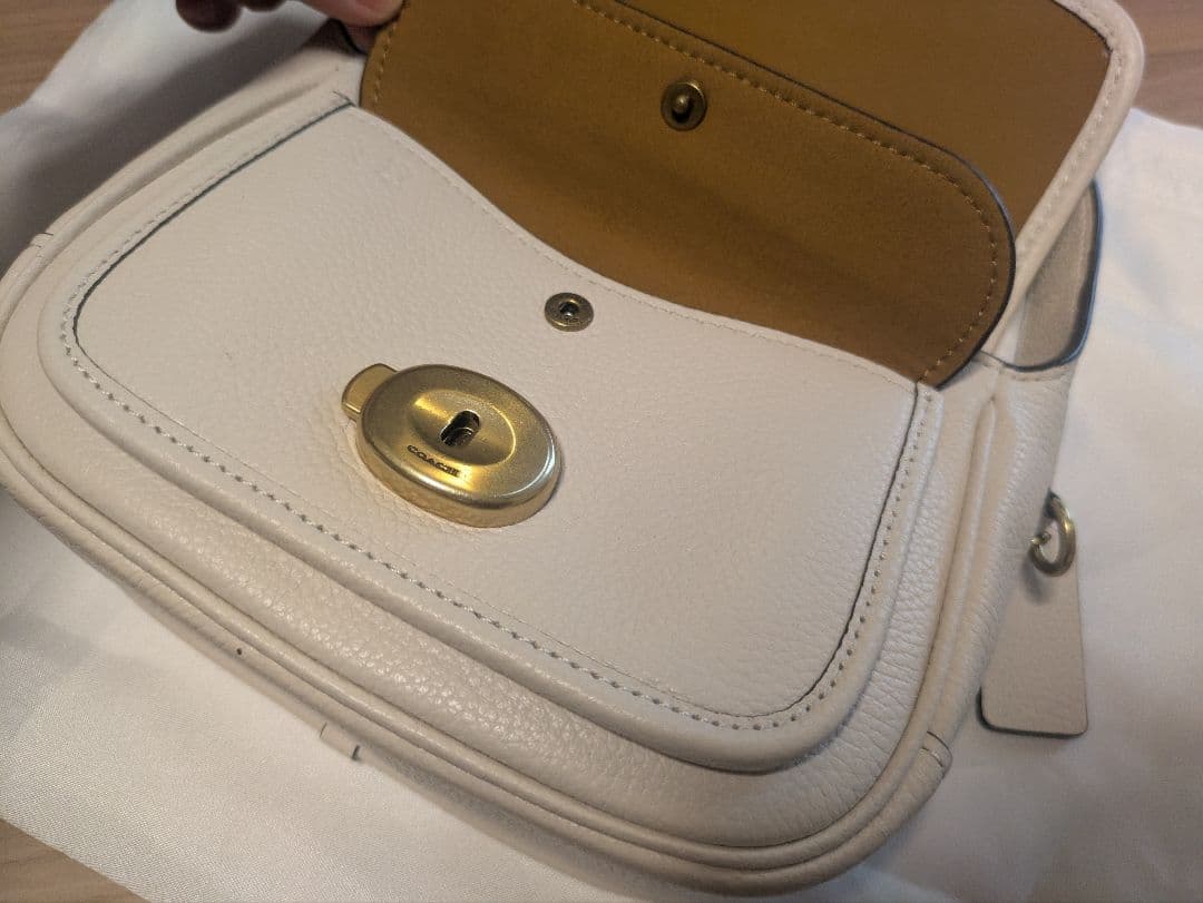 【週末限】COACH TABBY MESSENGER19 ホワイト