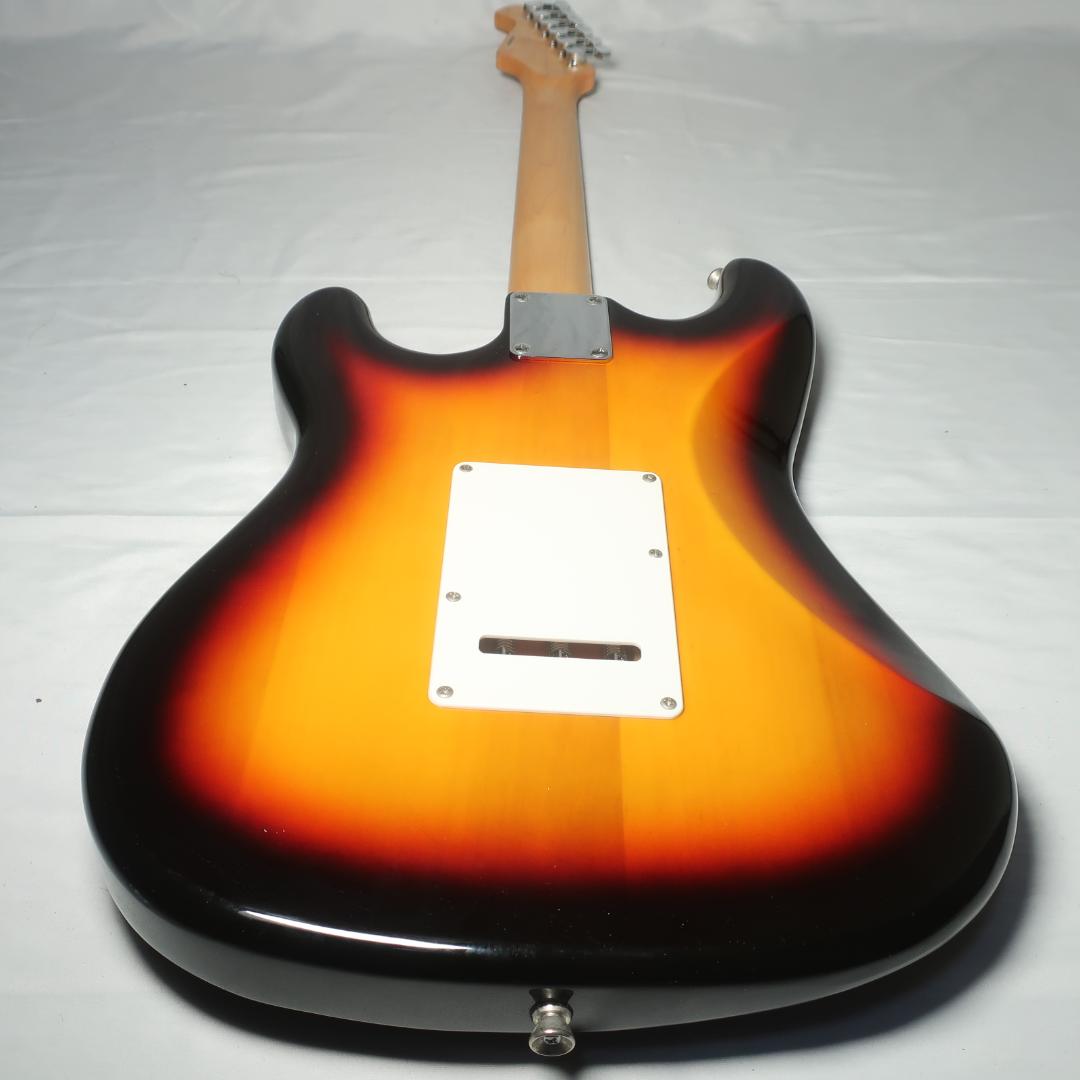 Legend ストラトキャスタータイプ エレキギター 3トーンブラウン