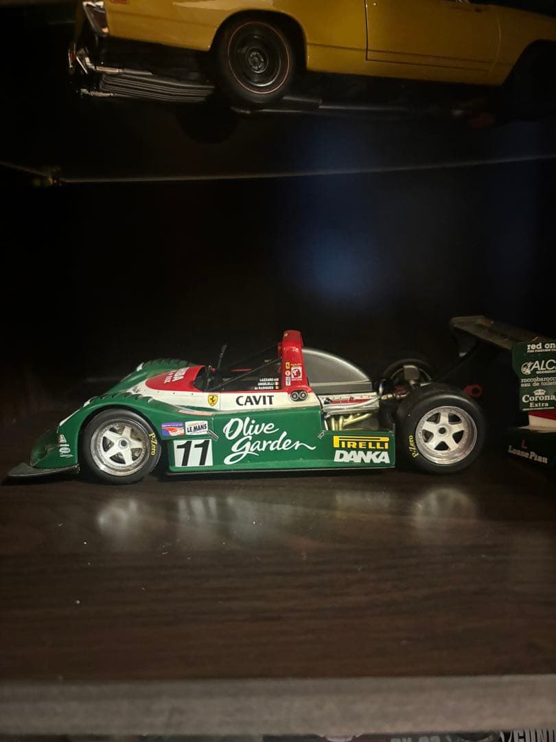 ホットウィール製1/18フェラーリ 333 SP