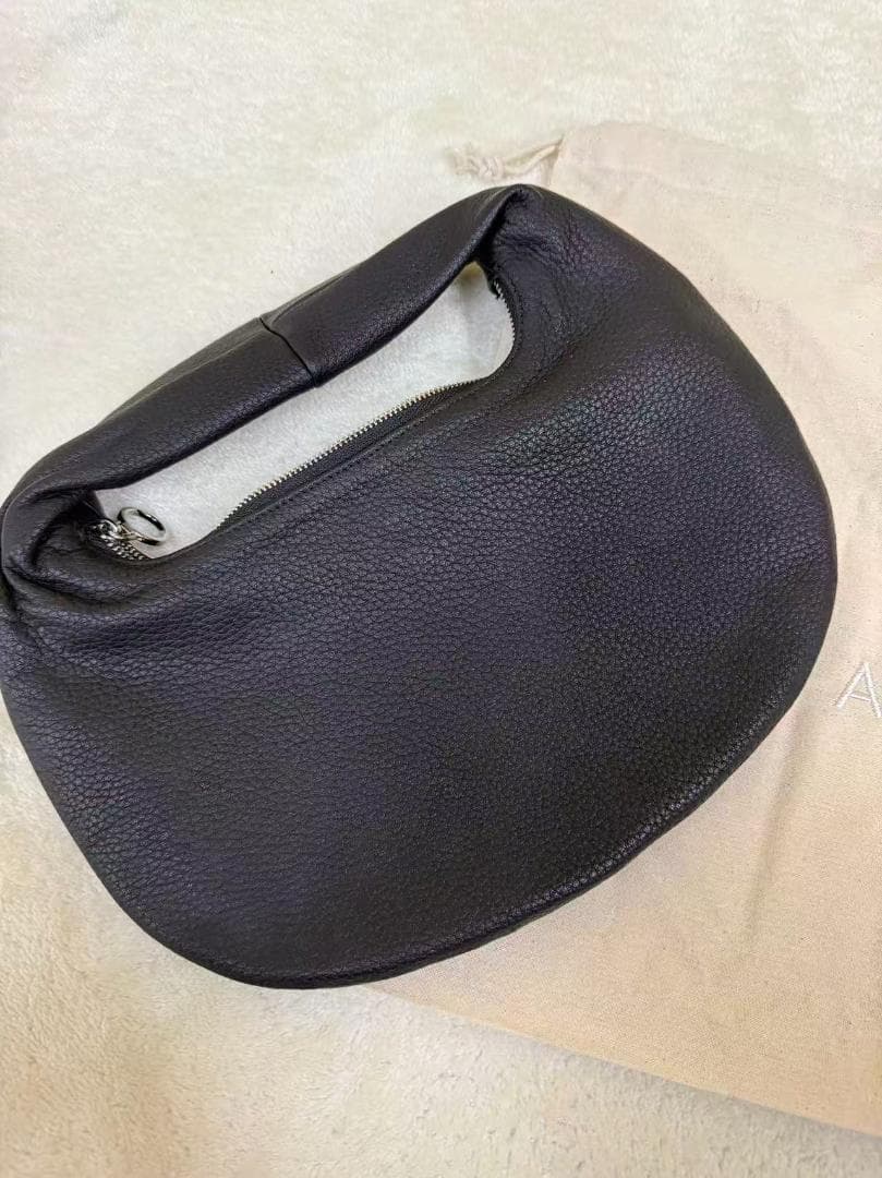 Aeta ブラックレザー ミニハンドバッグ サイズM