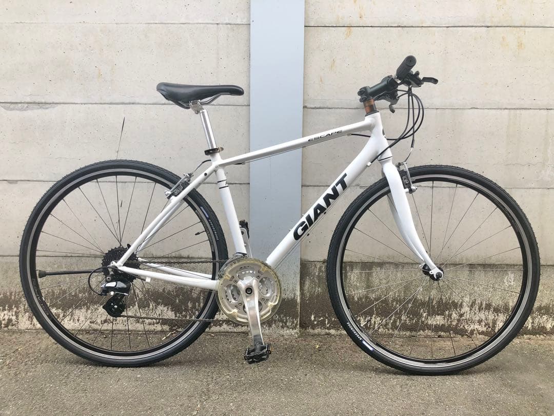 【超美品】GIANT ESCAPE R3 24速　クロスバイク　CT465mm