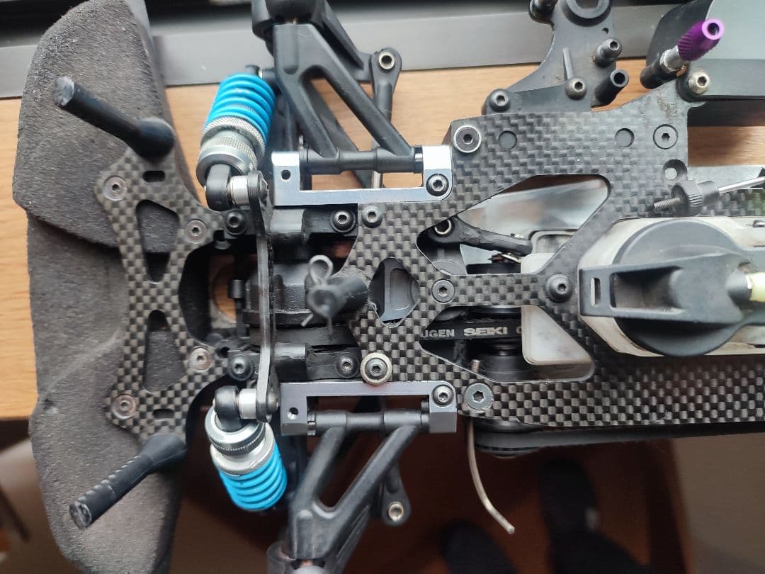 無限精機　MTX4シャーシ　中古品