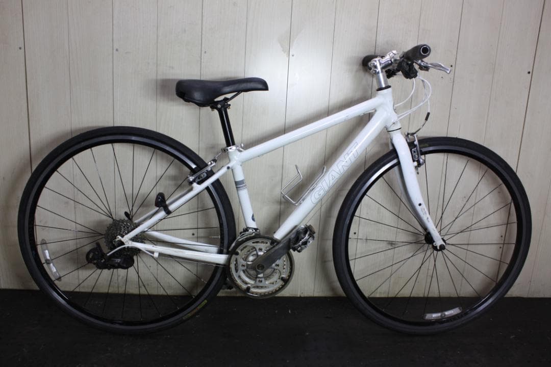 GIANT ESCAPE R3 700C アルミ 24速 370mm 白 クロス