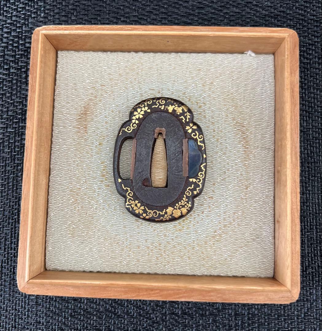 刀鍔 短刀用 肥後象嵌 金象嵌 無銘 鉃地 年代物 箱付き 中布有 アンティーク