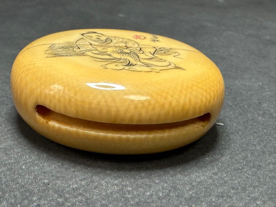 極上 印籠 根付 時代物 天然素材 アンティーク 和彫 骨董 飾り物 古美術品