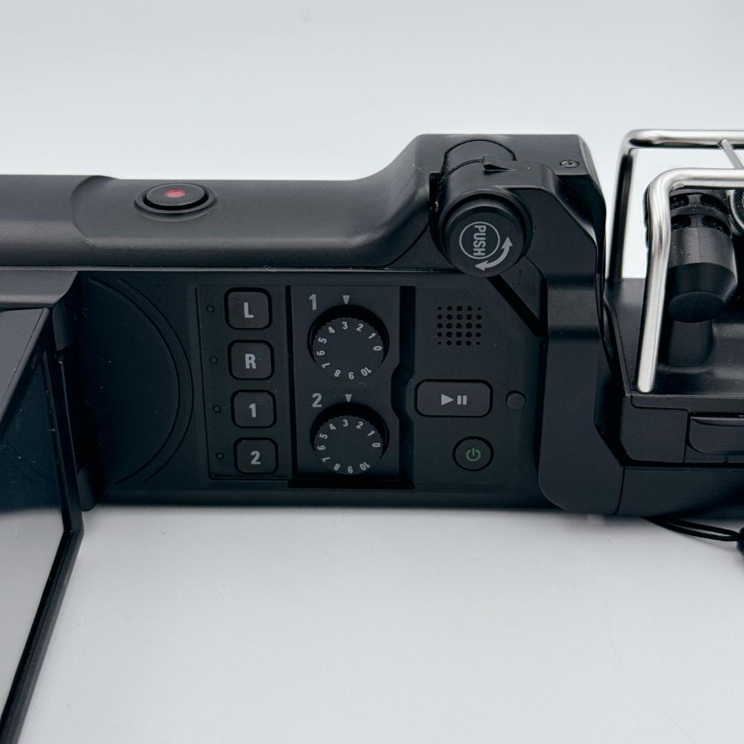 【極美品】ZOOM Q8 ズーム ハンディビデオレコーダー