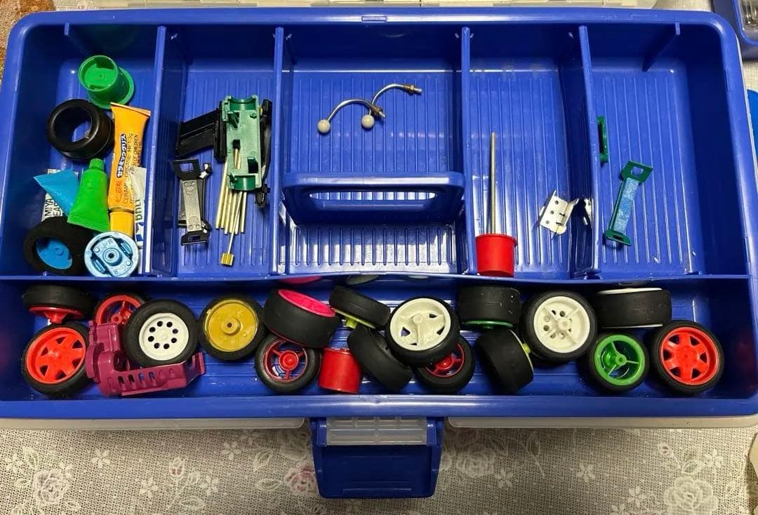 値下げ タミヤ ミニ四駆スーパーレーサーズボックス2個＋モーター11個など