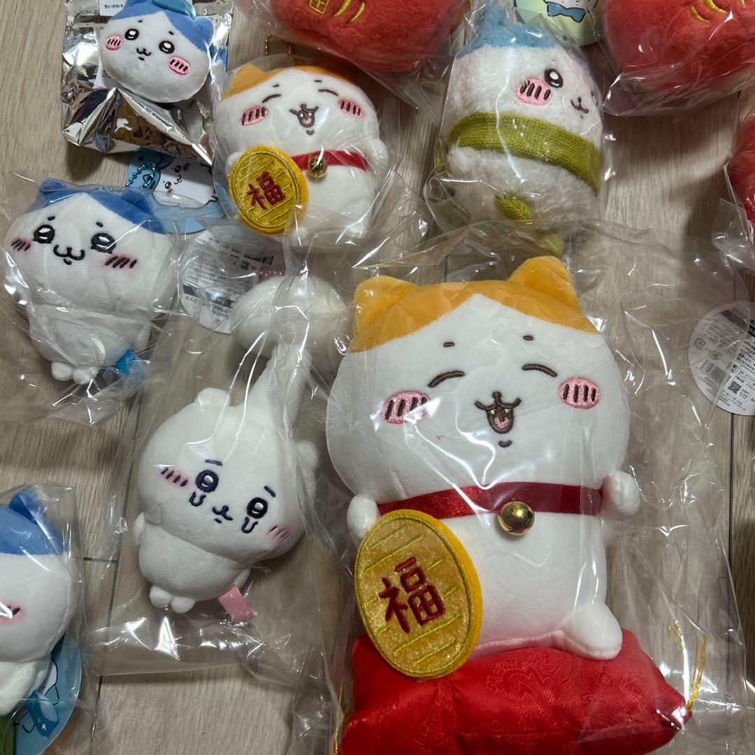 ちいかわ　ぬいぐるみ11個セット 招福　ハチワレ　おかおバッジ　ダルマ　寄生
