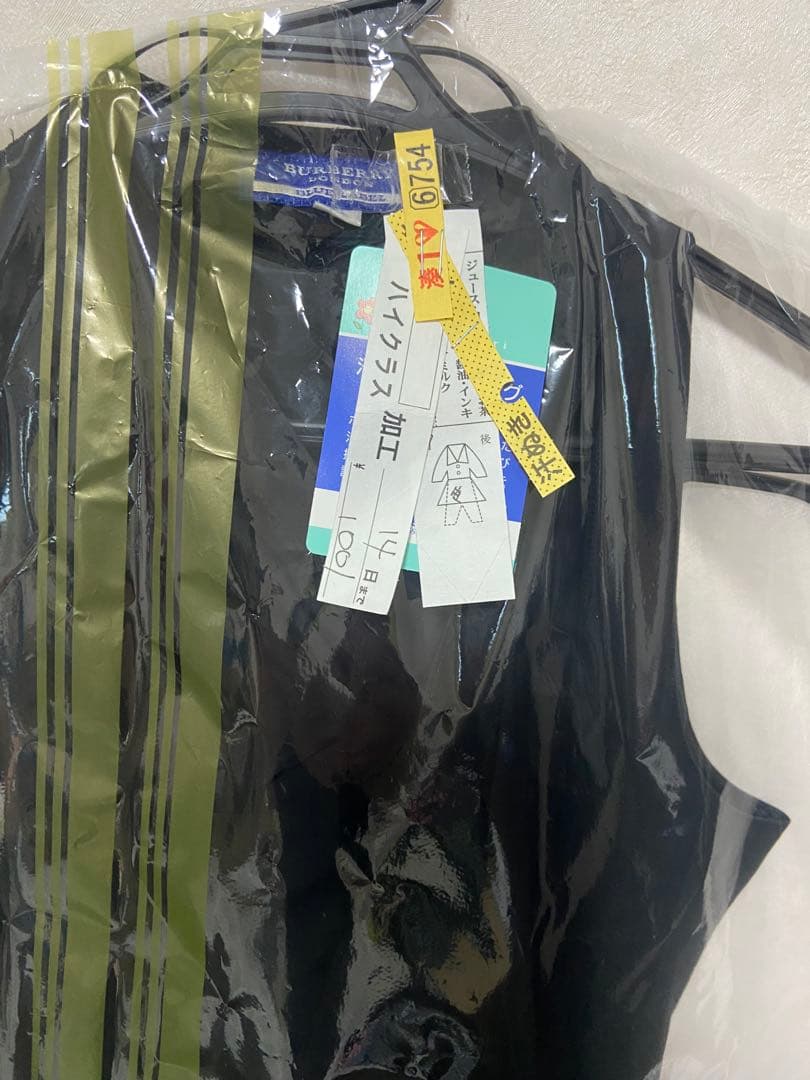 美品バーバリーノースリーブリボントップス36