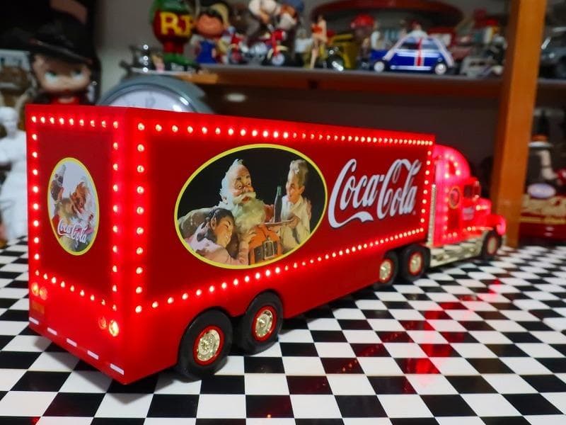 コカコーラ サンタトラック イルミネーション クリスマス 電飾パレード