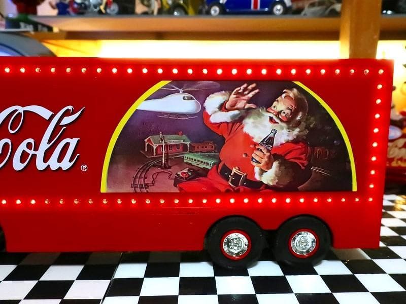 コカコーラ サンタトラック イルミネーション クリスマス 電飾パレード