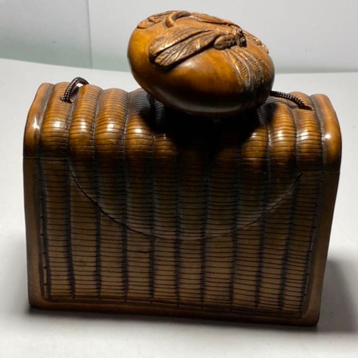 印籠 柘植 トンボの彫刻宝石箱 黄楊繊細彫刻 木製