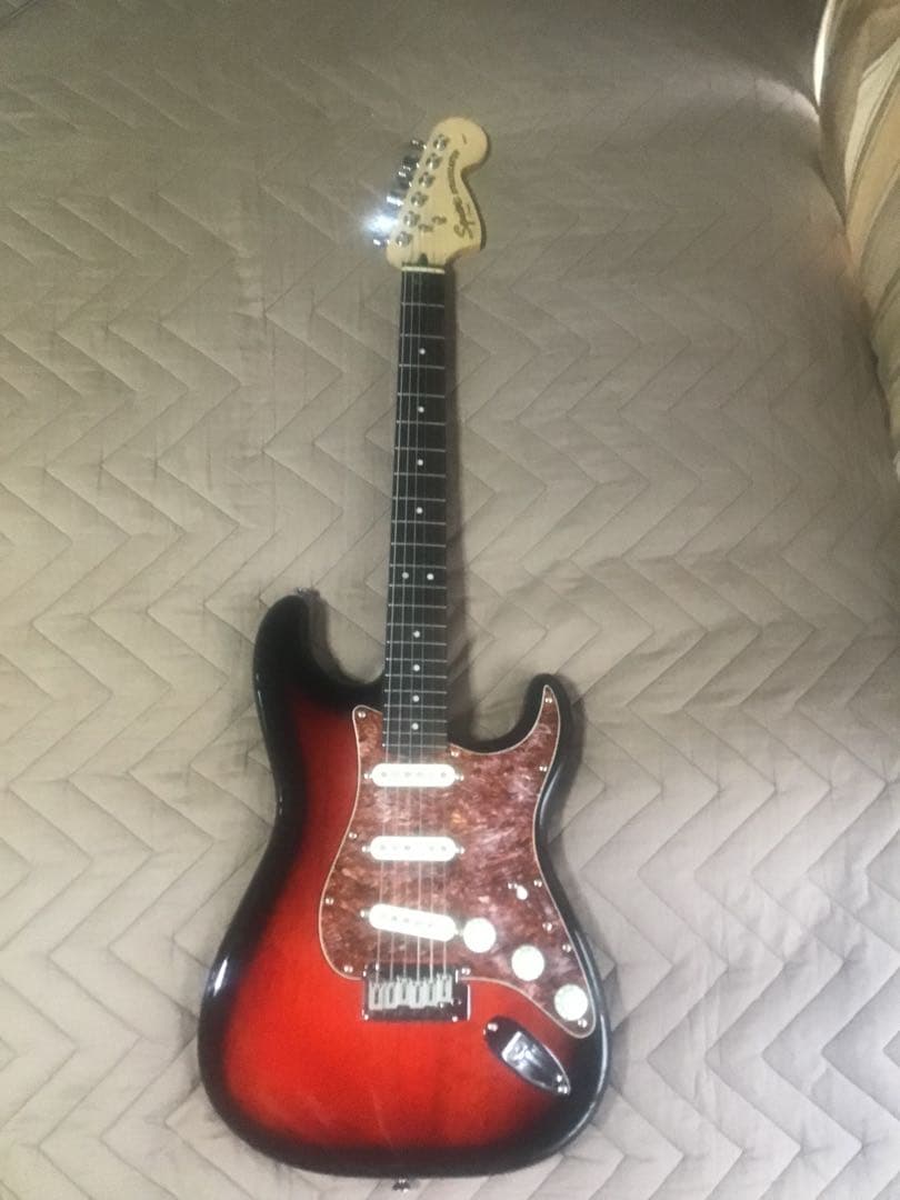Squier Stratocaster standard サンバーースト