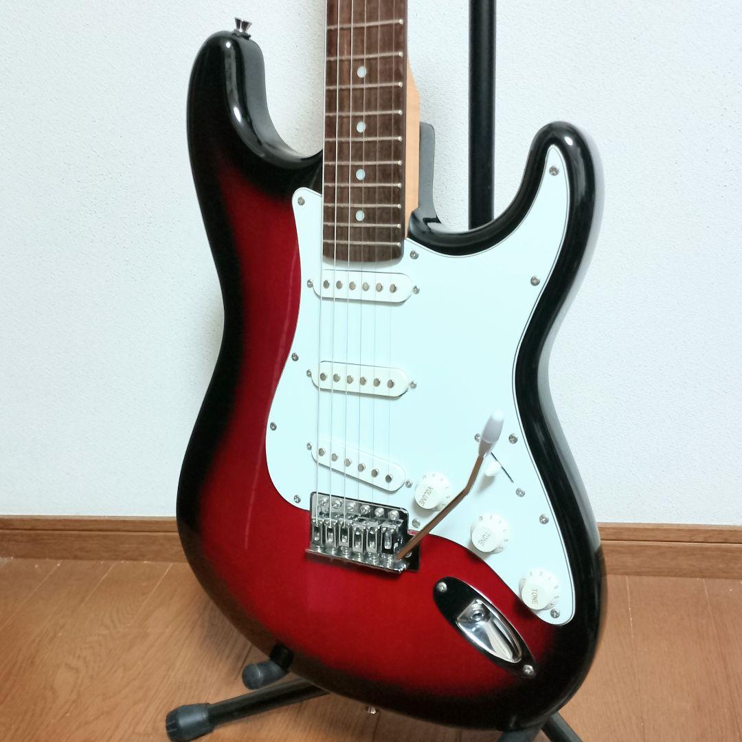 美品　PhotoGenic　ストラトキャスタータイプ　エレキギター　サンバースト フォトジェニック エレキギター(サンバースト) ストラトキャスター