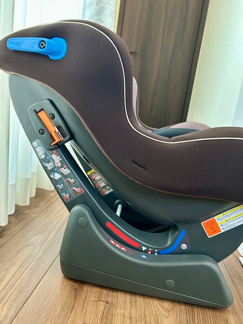 コンビ　チャイルドシート　ウィゴーシリーズ