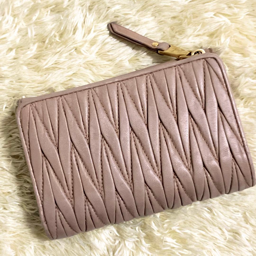 【美品】MIU MIU マテラッセ 折り財布 L字ファスナー ベージュピンク