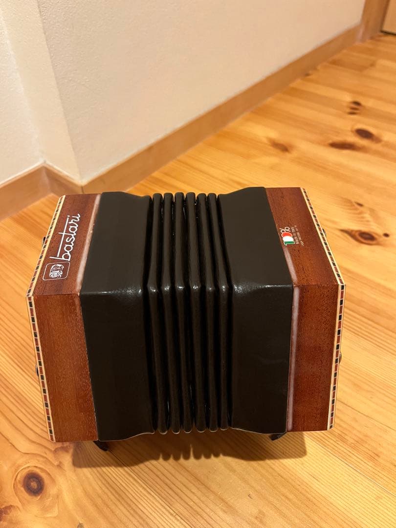 40ボタン　コンサーティーナ 木製 六角形