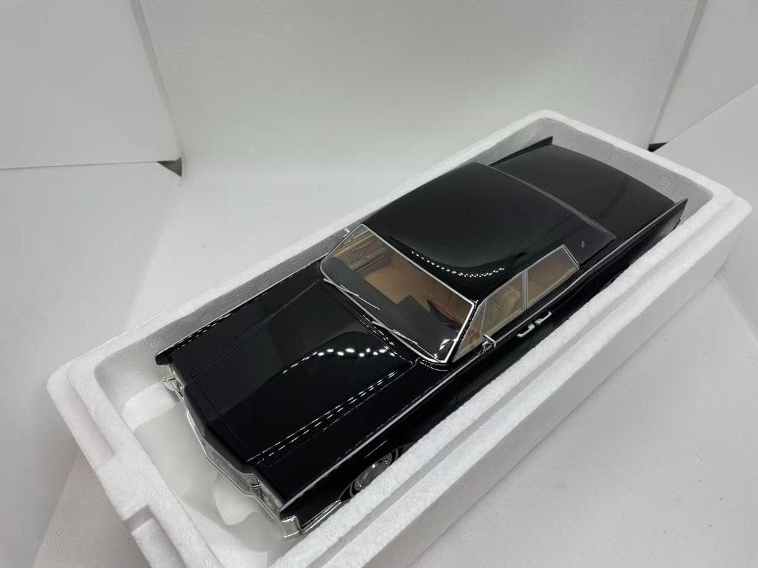 102-024 BOS 1/18 リンカーン Continental ブラック
