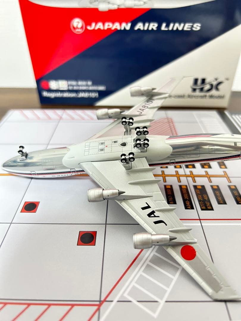 【超精密】B747 -100 JA8101 JAL 日本航空1/400 台座付き