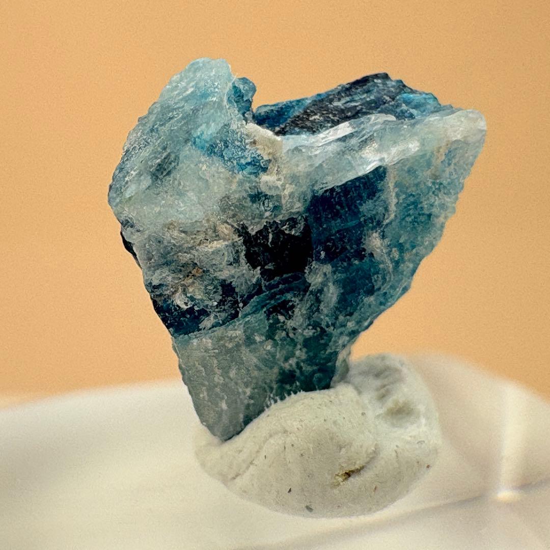 レア ジンバブエ産 ユークレース 原石 鉱物 標本 - メルカリ