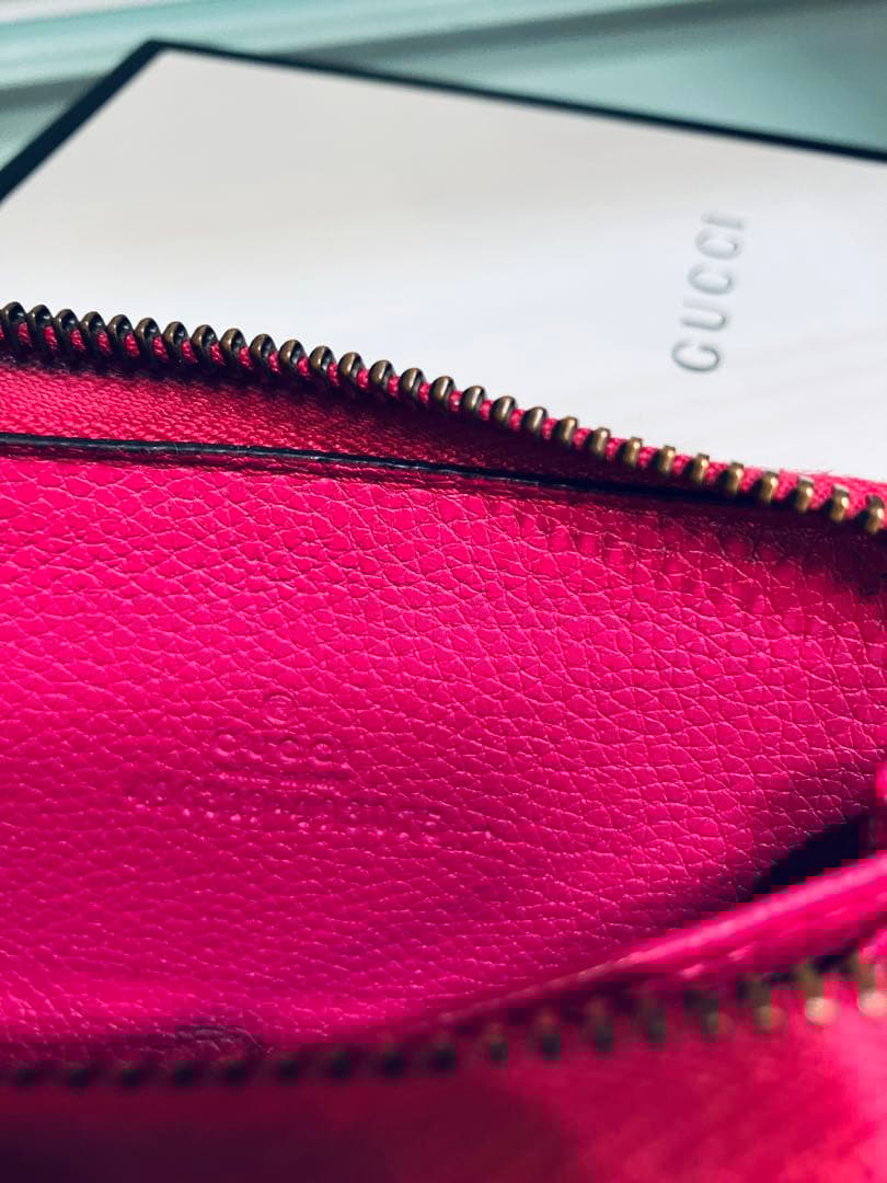 グッチ GUCCI ロゴプリント　コンパクト　ラウンドジップ　ケース