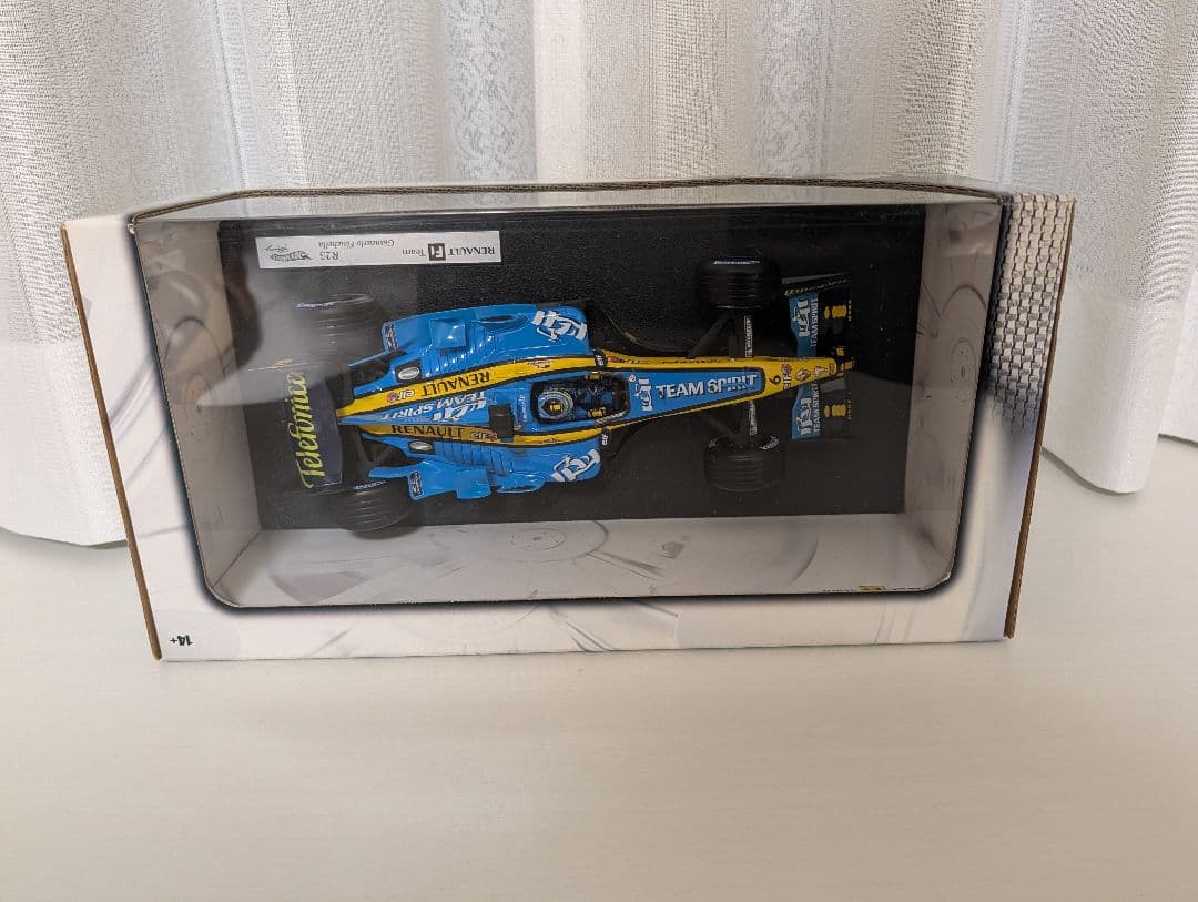 Hot Wheels ルノー F1 R25 ジャンカルロ・フィジケラ 1/18