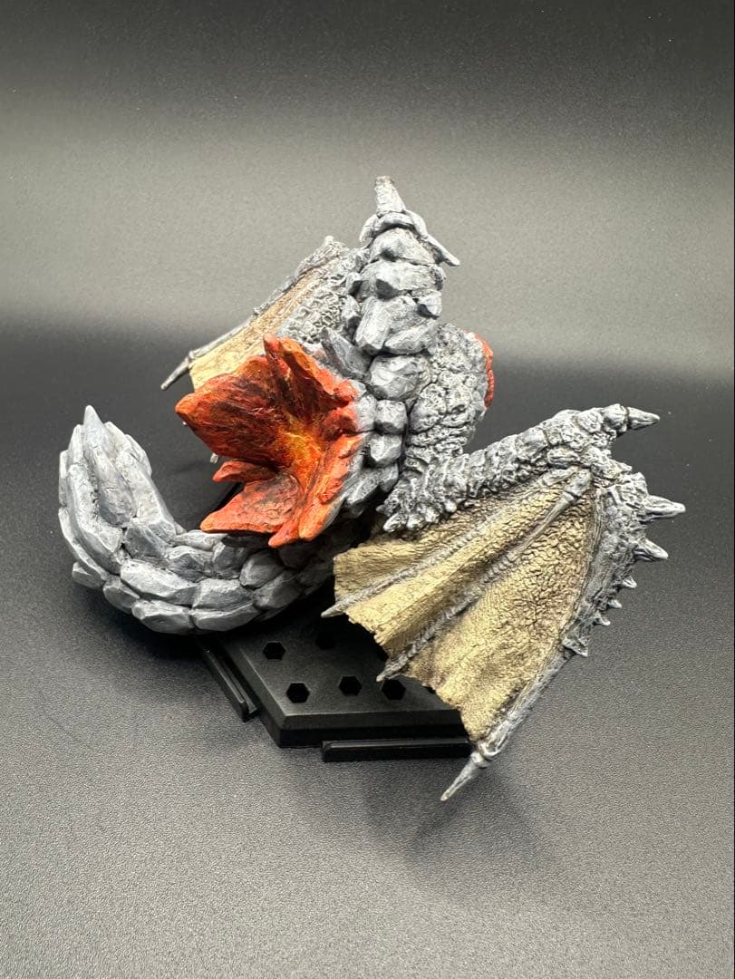 モンスターハンター　スタンダードモデル　フィギュア　辿異種グラビモス　鎧龍