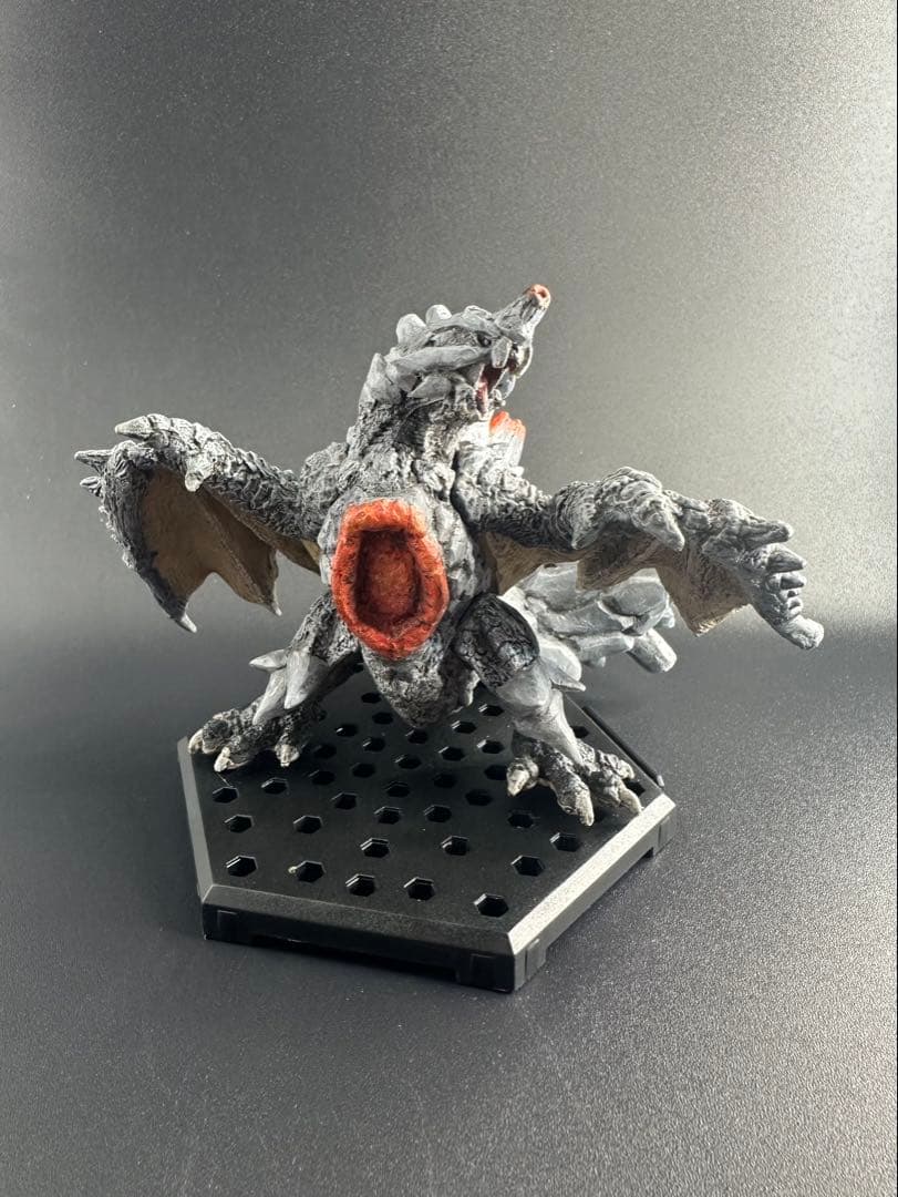 モンスターハンター　スタンダードモデル　フィギュア　辿異種グラビモス　鎧龍