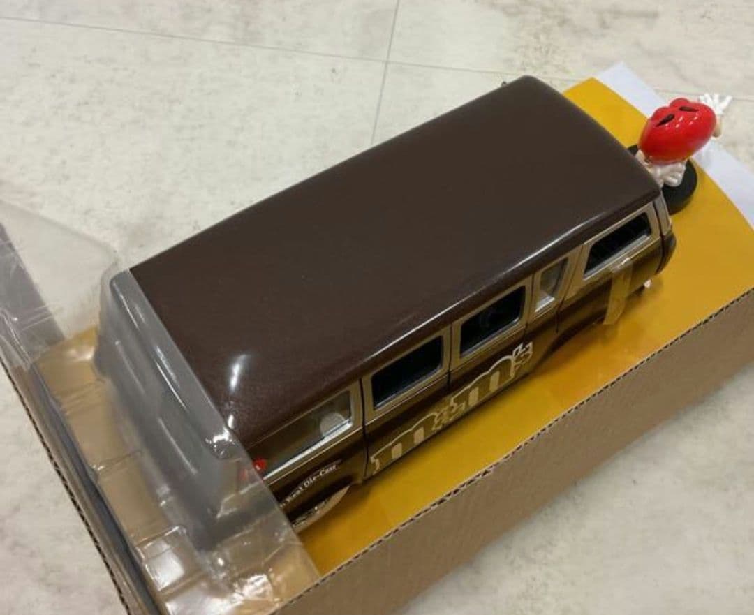 Jada 1/24 M&M‘s レッド&1965 フォードエコノライン　8/14