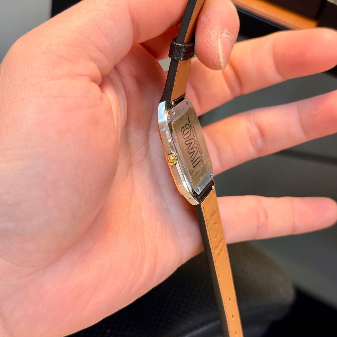 VINTAGE IWC Schaffhausen 黒文字盤 タンク 1980's