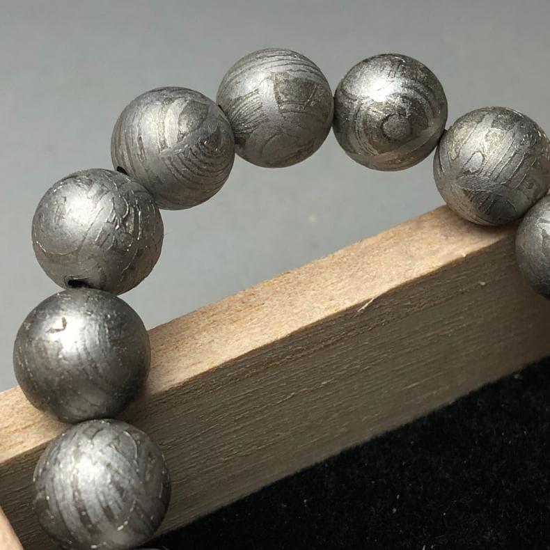 ア*ジ様 隕石 鉄隕石 アルタイ隕石 ブレスレット 玉直径10mm 重さ約