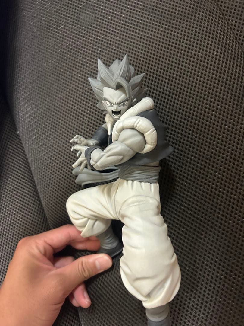 ドラゴンボール超 ブロリー ゴジータモノクロ100体限定