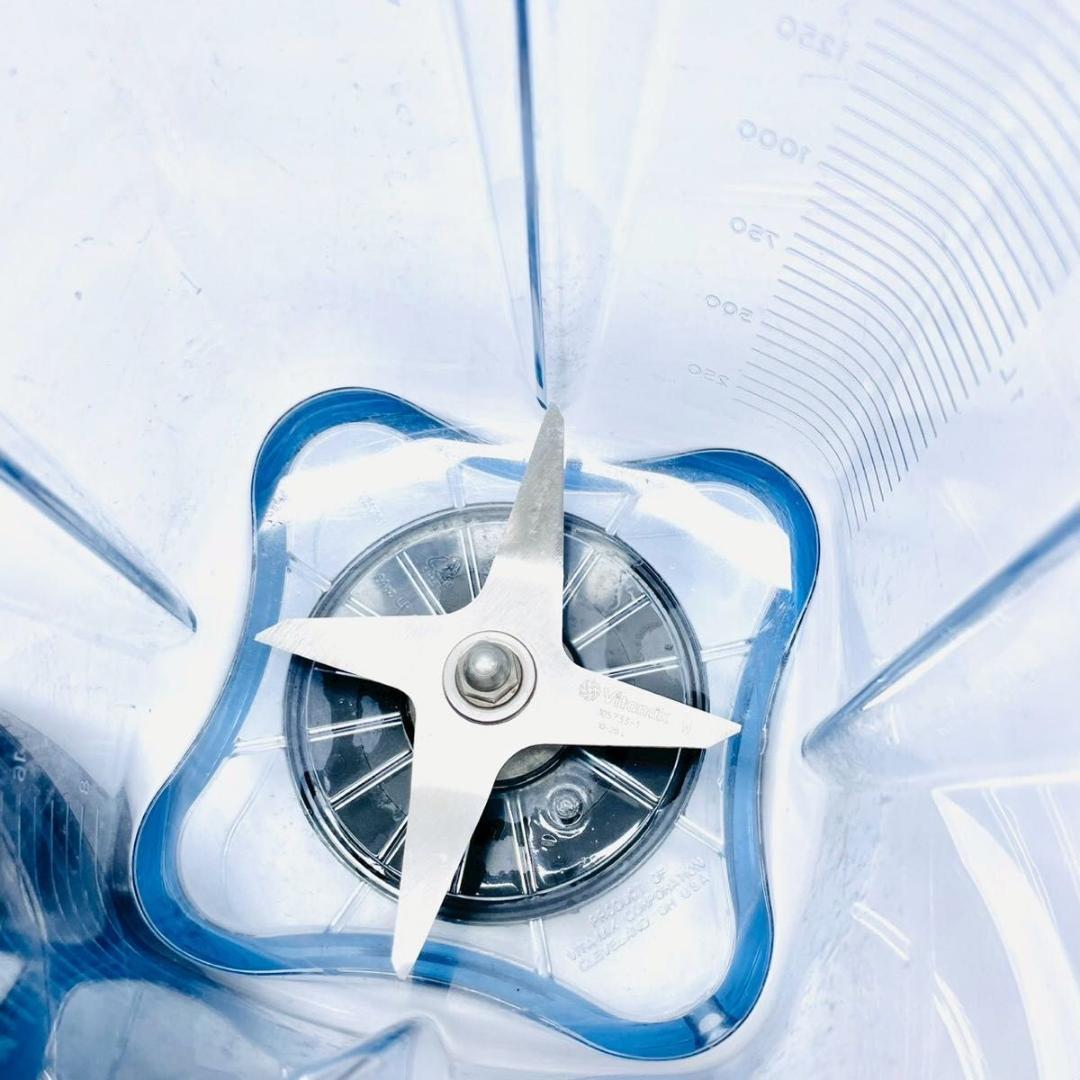 バイタミックス E320 VM0202 高性能ブレンダー 2021年製 - メルカリ