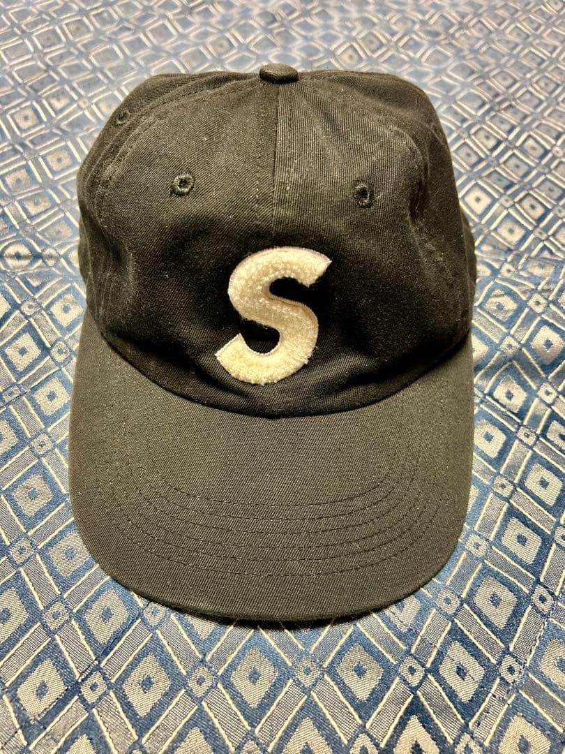 Supreme Sロゴ キャップ USA製 旧モデル ダメージあり S LOGO CAP ダメージ加工 キャップ ダークグレー ブラック（2024/10/24